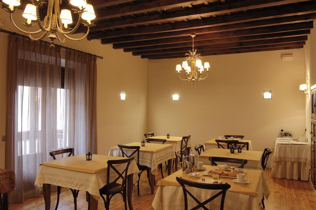 Casa Rural La Botica Оропеса Екстериор снимка